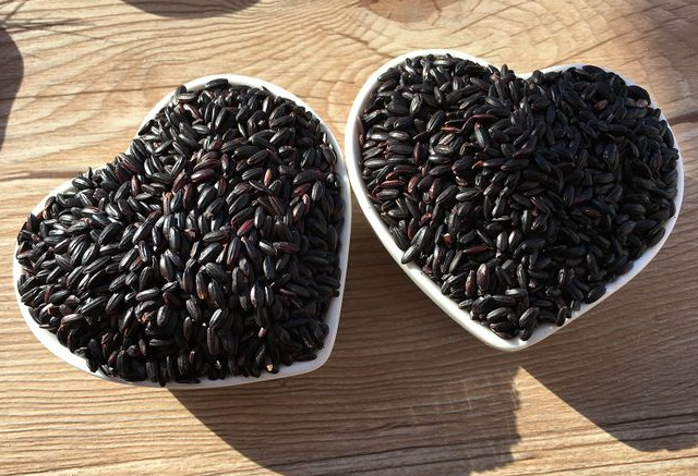 为什么黑色食物最补肾.png 为什么黑色食物最补肾.png