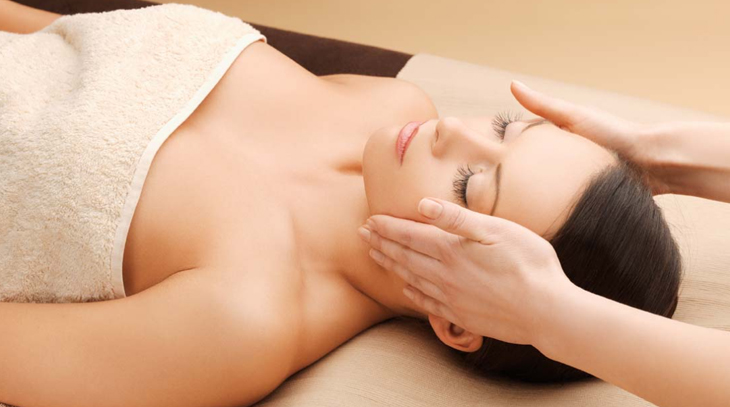 女子SPA按摩.jpg 女子SPA按摩.jpg